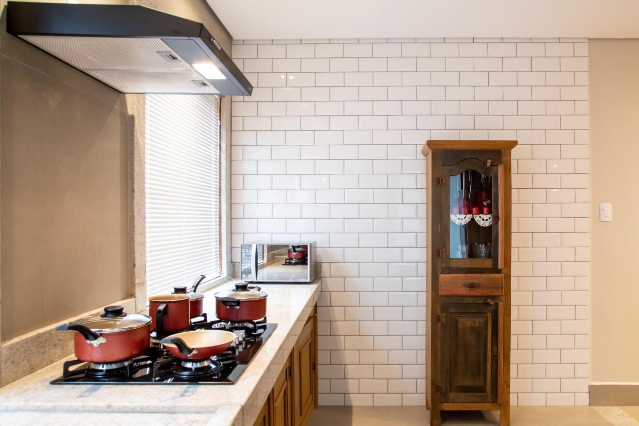 Espaco 250 - Apto Mobiliado, 3 Quartos, Sendo Uma Suite, Banheiro Social, Cozinha Completa, Sala De Estar, Ar Condicionado, Tv E Internet Tiradentes Eksteriør billede